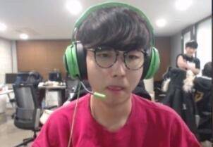 她又听到天 她又听到天